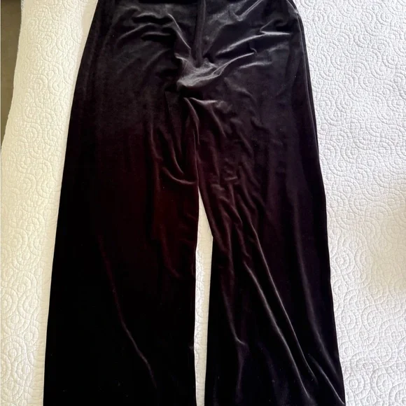 SPANX Holiday- Velour Slit Hem Pants- 1X - Picture 8 of 8